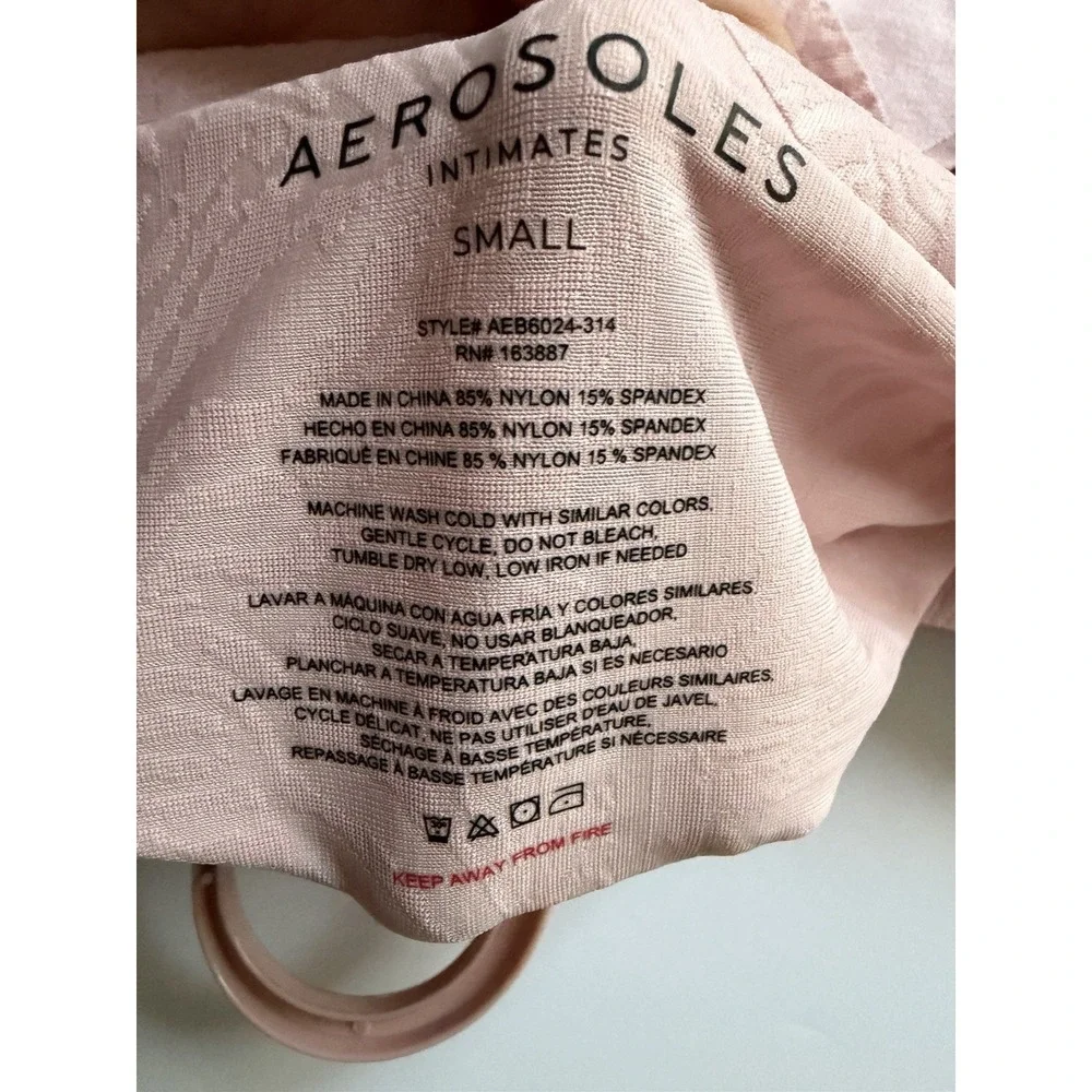 AEROSOLES new tags